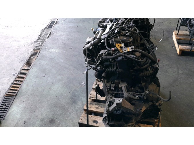 MOTOR CON ACCESORIOS SIN CAJA DE CAMBIOS MAZDA 3 2005