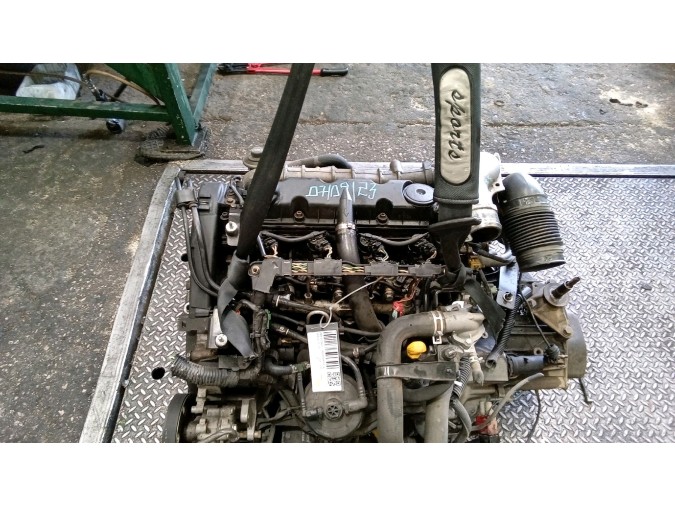MOTOR CON ACCESORIOS Y CAJA DE CAMBIOS PEUGEOT 406 2000