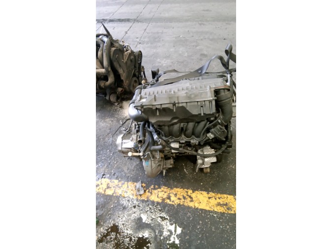 MOTOR CON ACCESORIOS Y CAJA DE CAMBIOS PEUGEOT 308 2008