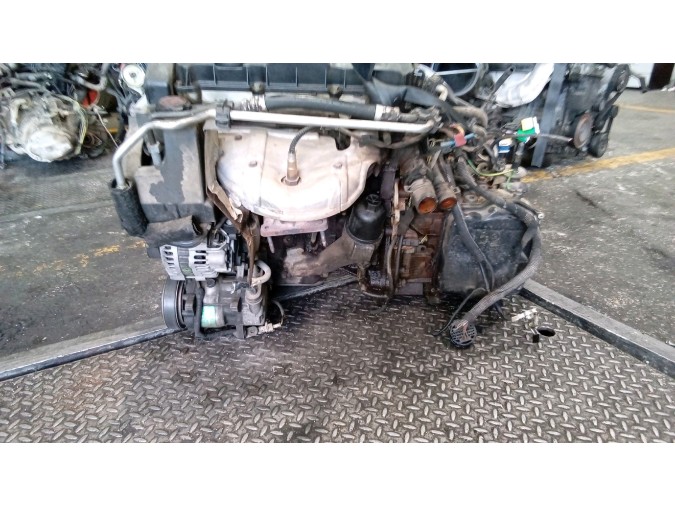 Motor PEUGEOT 206 2001
