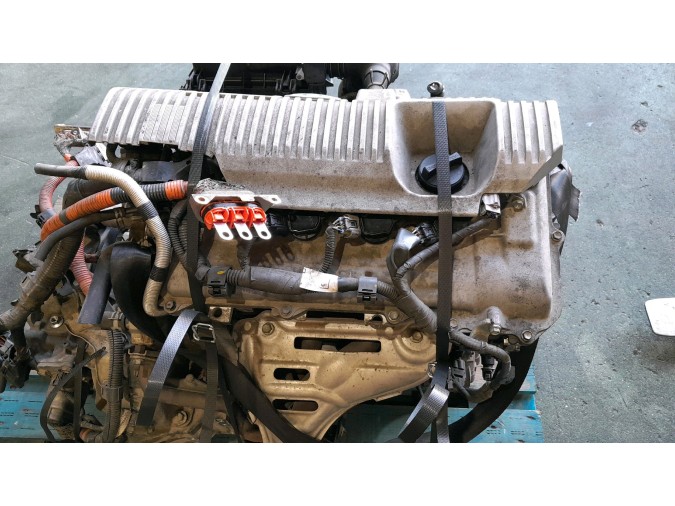 MOTOR CON ACCESORIOS Y CAJA DE CAMBIOS TOYOTA AURIS 2013
