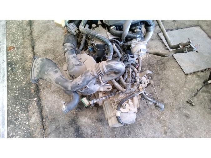 MOTOR CON ACCESORIOS Y CAJA DE CAMBIOS PEUGEOT PART CBPRO 1.9 2000