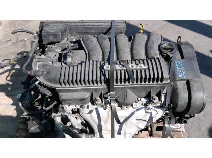 MOTOR CON ACCESORIOS SIN CAJA DE CAMBIOS VOLVO C70