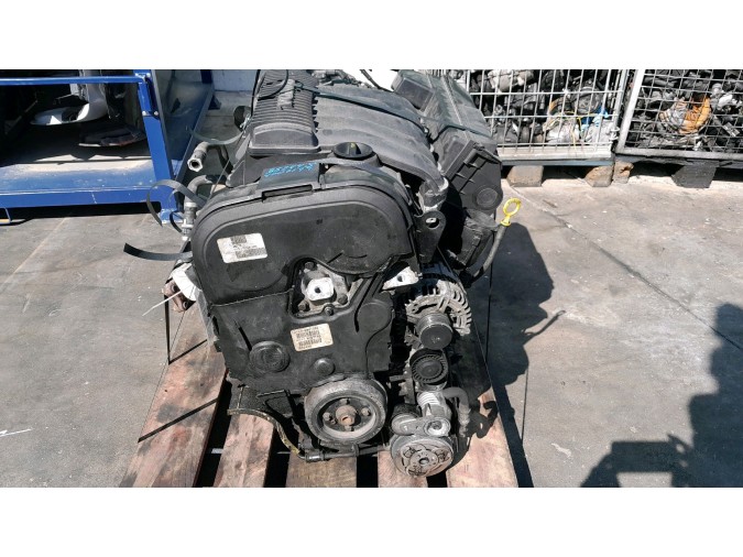 MOTOR CON ACCESORIOS SIN CAJA DE CAMBIOS VOLVO C70