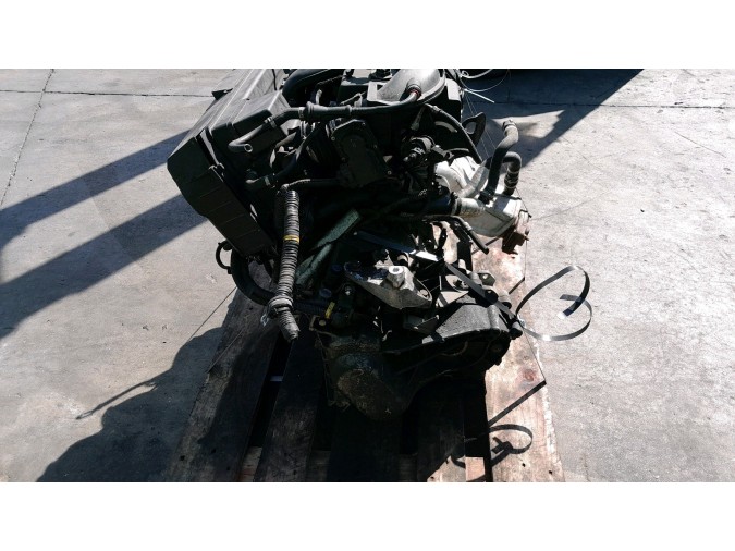 MOTOR CON ACCESORIOS SIN CAJA DE CAMBIOS VOLVO C70