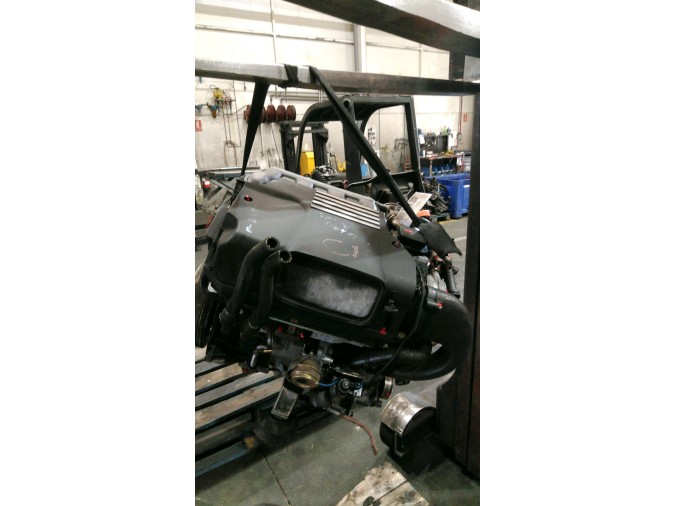 MOTOR CON ACCESORIOS Y CAJA DE CAMBIOS BMW 320D 1999