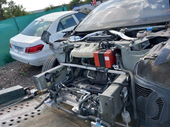 REFUERZO PARAGOLPES DELANTERO TESLA MODEL S 2016