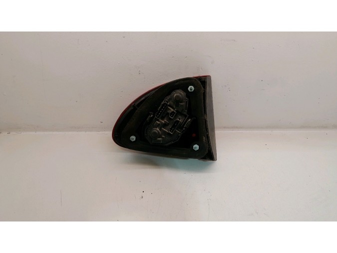PILOTO TRASERO DERECHO SEAT LEON 2003