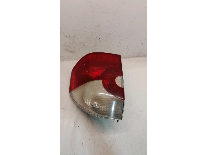 PILOTO TRASERO DERECHO BMW X3 2005