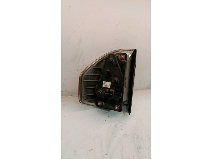 PILOTO TRASERO DERECHO BMW X3 2005
