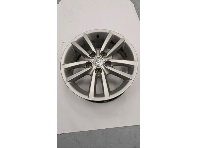 LLANTA SO TOYOTA AURIS 2010