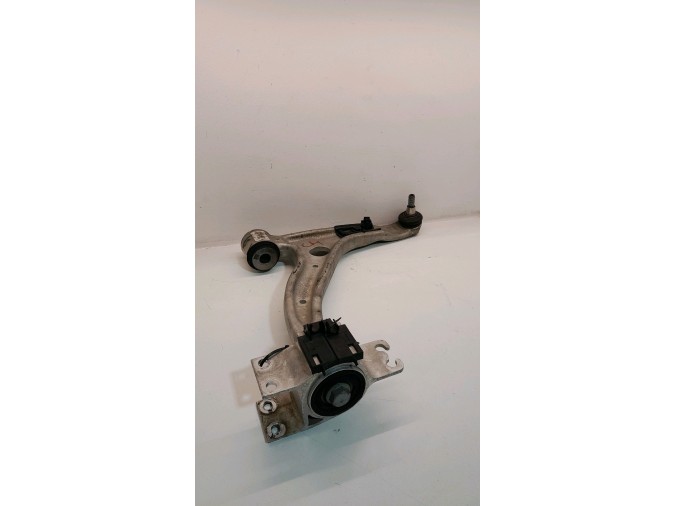 BRAZO SUSPENSION INFERIOR DELANTERO DERECHO MERCEDES CLA 2013