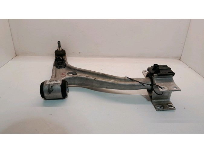 BRAZO SUSPENSION INFERIOR DELANTERO DERECHO MERCEDES CLA 2013
