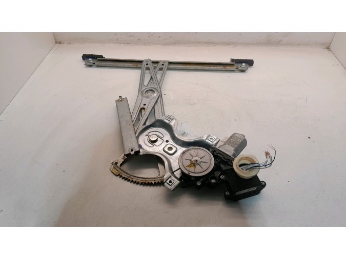 ELEVALUNAS DELANTERO IZQUIERDO TOYOTA AURIS 2013