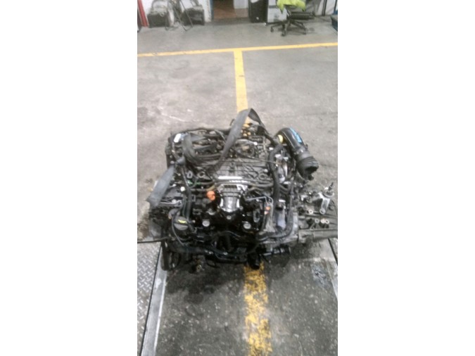 MOTOR CON ACCESORIOS Y CAJA DE CAMBIOS CITROEN JUMPY 2007