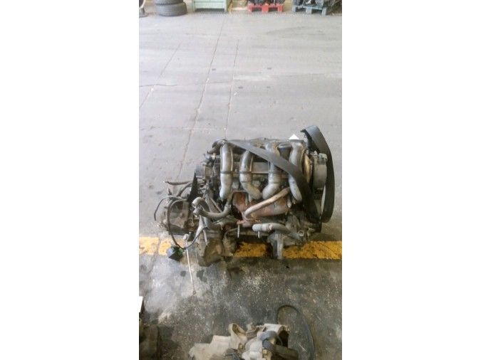 MOTOR CON ACCESORIOS Y CAJA DE CAMBIOS PEUGEOT 206 2000