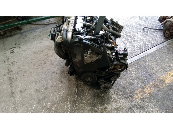 MOTOR CON ACCESORIOS SIN CAJA DE CAMBIOS CITROEN XSARA 2003
