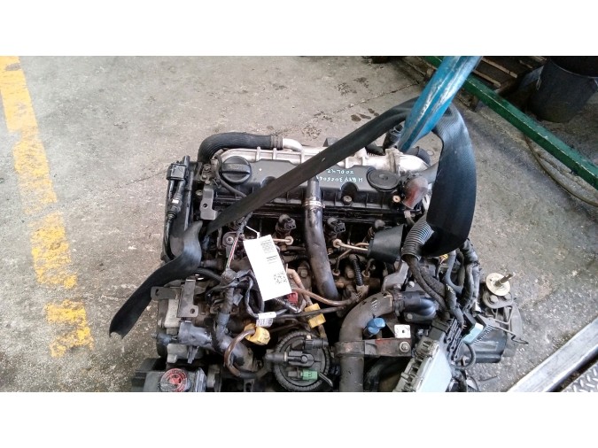 MOTOR CON ACCESORIOS SIN CAJA DE CAMBIOS CITROEN XSARA 2003