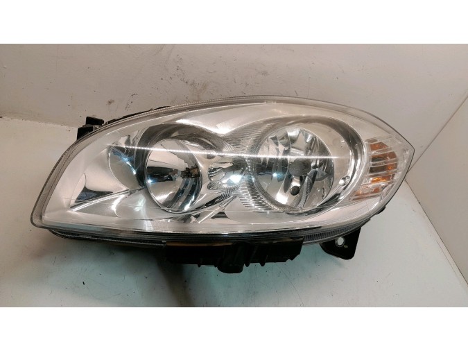 FARO DELANTERO IZQUIERDO FIAT LINEA 2011