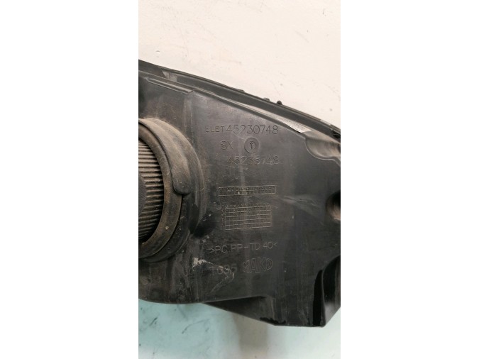 FARO DELANTERO IZQUIERDO FIAT LINEA 2011