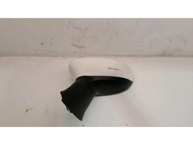 RETROVISOR IZQUIERDO FIAT LINEA BLANCO 2011