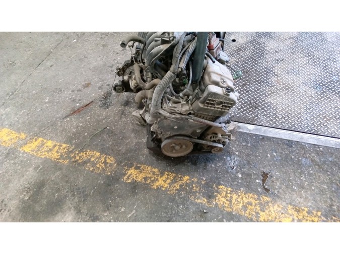 MOTOR CON ACCESORIOS Y CAJA DE CAMBIOS PEUGEOT 106 2000
