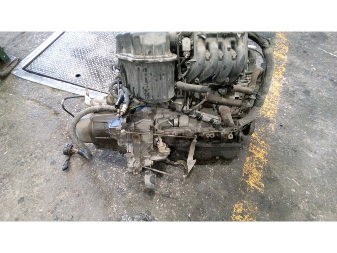 MOTOR CON ACCESORIOS Y CAJA DE CAMBIOS PEUGEOT 106 2000