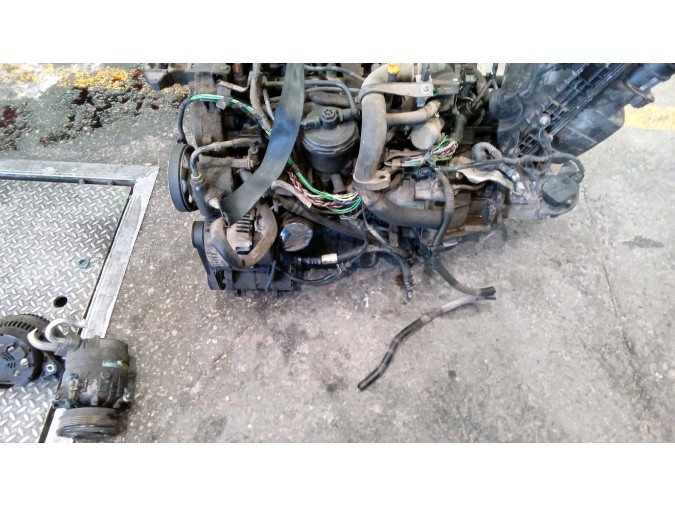 MOTOR CON ACCESORIOS Y CAJA DE CAMBIOS CITROEN BERLINGO 2002