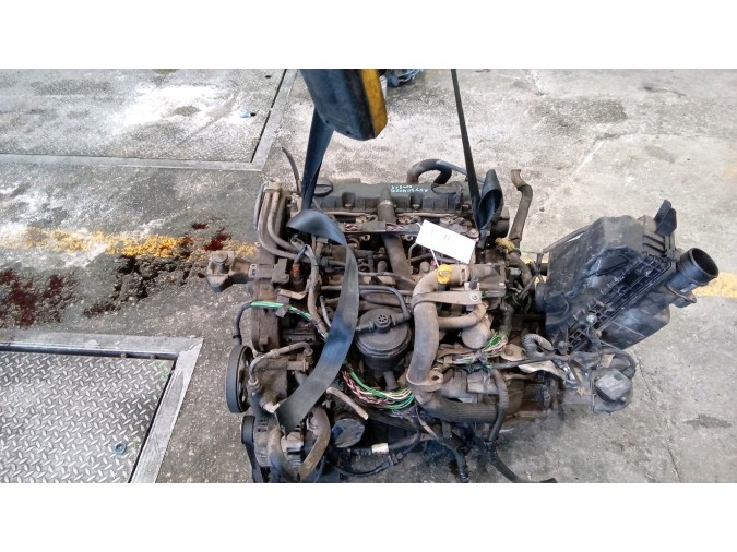 MOTOR CON ACCESORIOS Y CAJA DE CAMBIOS CITROEN BERLINGO 2002