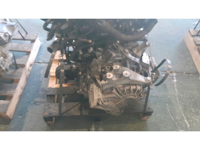 MOTOR CON ACCESORIOS Y CAJA DE CAMBIOS OPEL ASTRA 2015