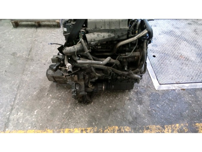 MOTOR CON ACCESORIOS SIN CAJA DE CAMBIOS CITROEN C3 2003