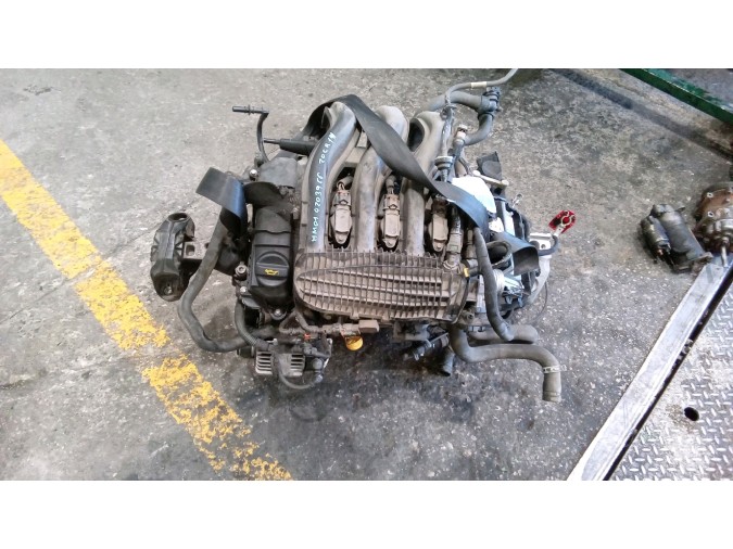 MOTOR CON ACCESORIOS Y CAJA DE CAMBIOS PEUGEOT 2008 2015
