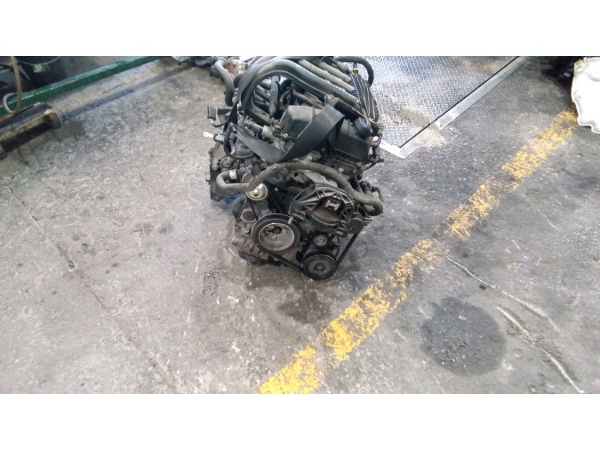 MOTOR CON ACCESORIOS Y CAJA DE CAMBIOS PEUGEOT 2008 2015