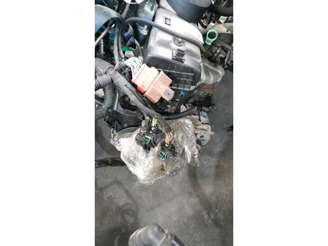 MOTOR CON ACCESORIOS Y CAJA DE CAMBIOS PEUGEOT 106 2001