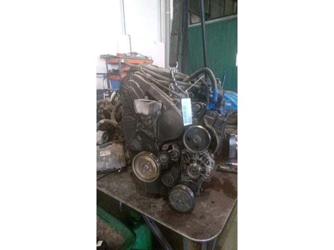 MOTOR CON ACCESORIOS Y CAJA DE CAMBIOS PEUGEOT 206 2000