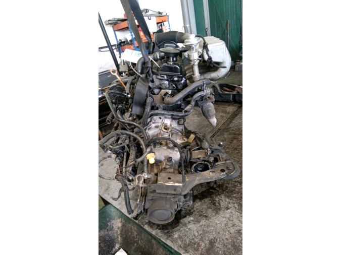 MOTOR CON ACCESORIOS Y CAJA DE CAMBIOS SEAT CORDOBA 1997