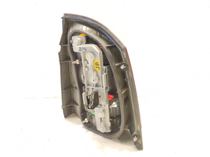 PILOTO TRASERO DERECHO OPEL VECTRA 2003
