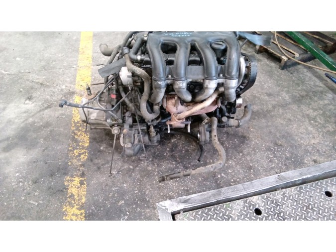 MOTOR CON ACCESORIOS Y CAJA DE CAMBIOS PEUGEOT PARTNER 2003
