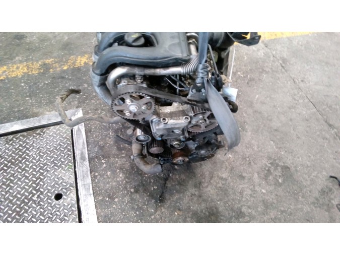 MOTOR CON ACCESORIOS Y CAJA DE CAMBIOS PEUGEOT PARTNER 2003