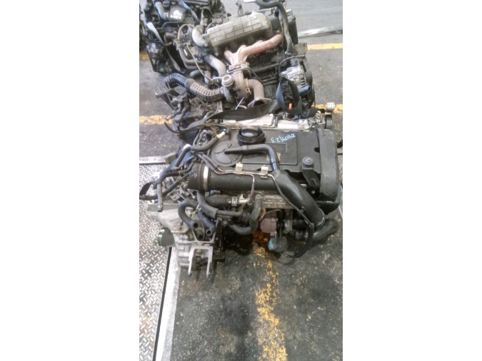 MOTOR CON ACCESORIOS SIN CAJA DE CAMBIOS MITSUBISHI GRANDIS 2005