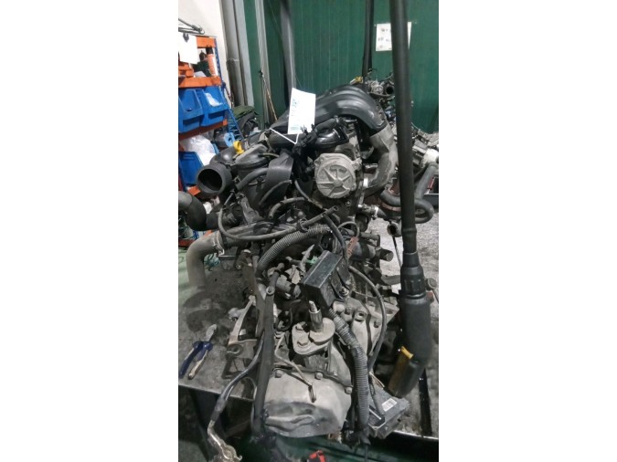 MOTOR CON ACCESORIOS Y CAJA DE CAMBIOS CITROEN XSARA 2002
