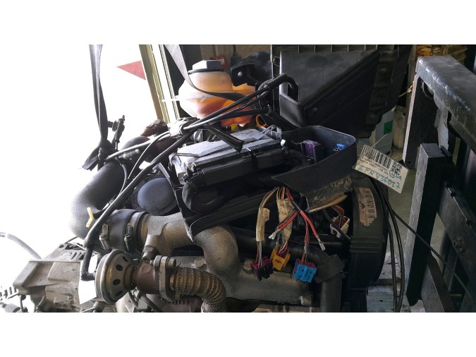 MOTOR CON ACCESORIOS Y CAJA DE CAMBIOS VOLKSWAGEN PASSAT 1998