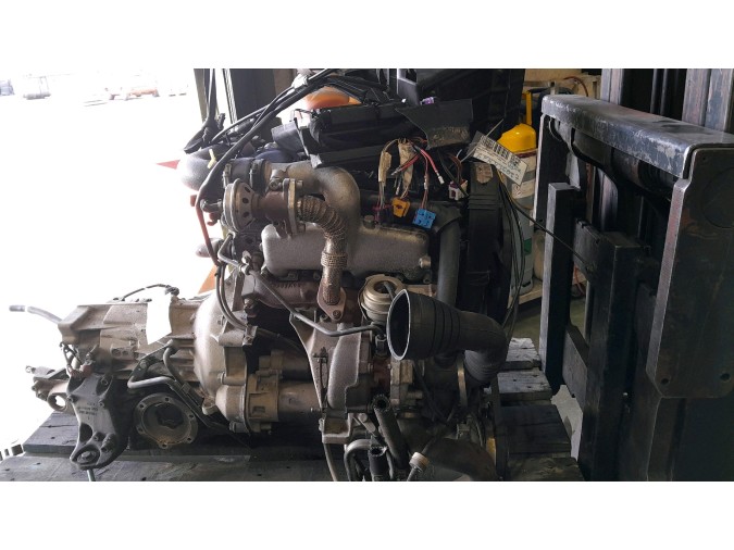 MOTOR CON ACCESORIOS Y CAJA DE CAMBIOS VOLKSWAGEN PASSAT 1998