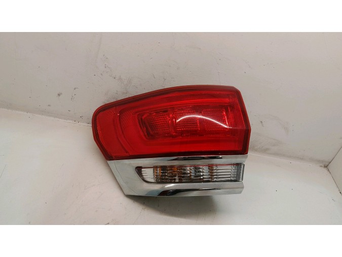 	PILOTO TRASERO IZQUIERDO EXTERIOR JEEP CHEROKEE 2018