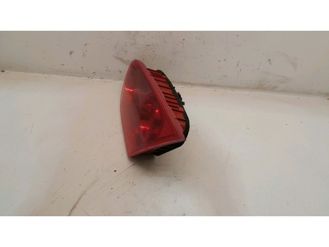 PILOTO TRASERO DERECHO SEAT LEON 2010
