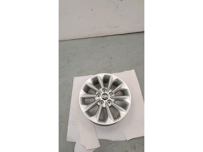LLANTA SO TOYOTA COROLLA 2022