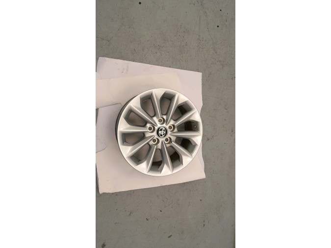 LLANTA SO TOYOTA COROLLA 2022