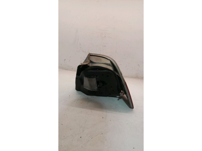 PILOTO TRASERO IZQUIERDO BMW 320I 2002