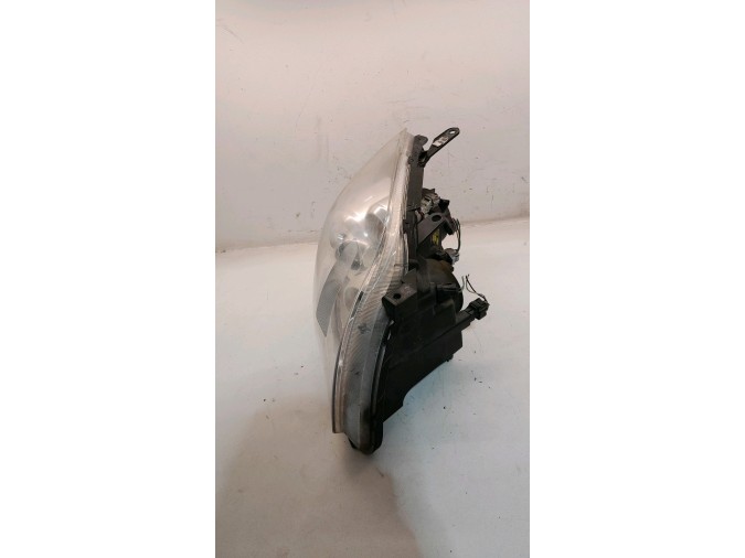 FARO DELANTERO DERECHO TOYOTA AVENSIS 2008