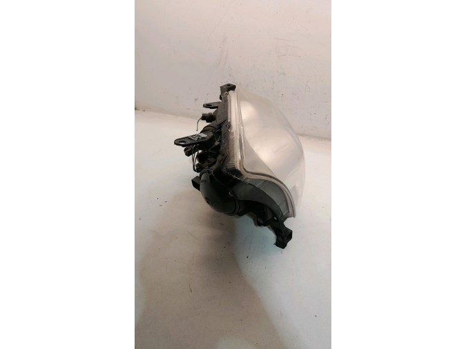 FARO DELANTERO DERECHO TOYOTA AVENSIS 2008